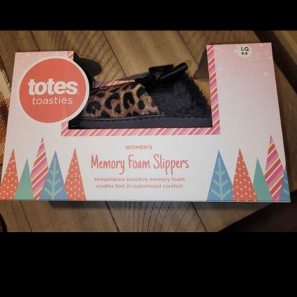 Totes Toasties Memory Foam Leopard Print Slippers SZ LG (8-9) Brand New, In Box! - Picture 2 of 2